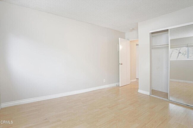 Building Photo - 8577 Rugby Dr