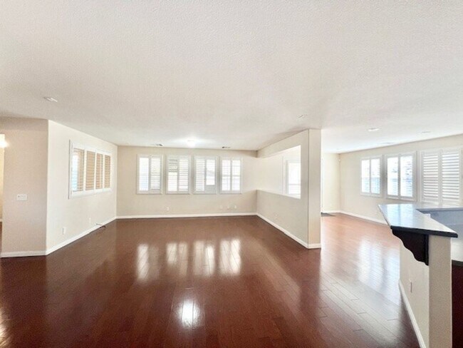 Building Photo - 18 Blue Valley Dr