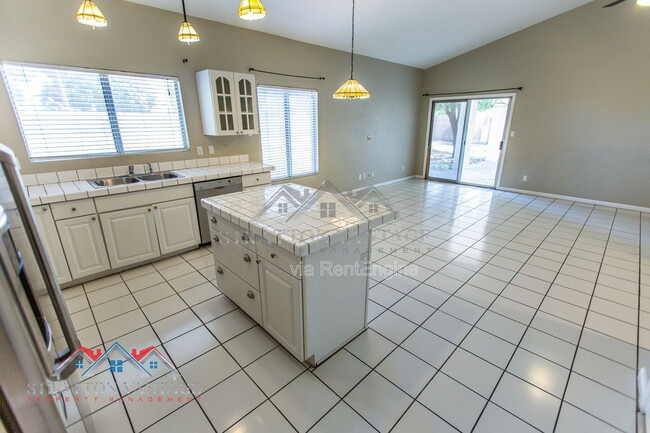 Building Photo - 1891 E Brentrup Dr