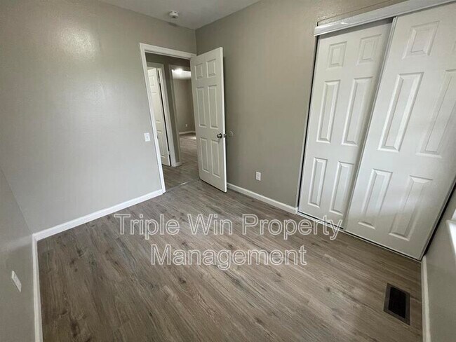Building Photo - 1725 Orletto Way