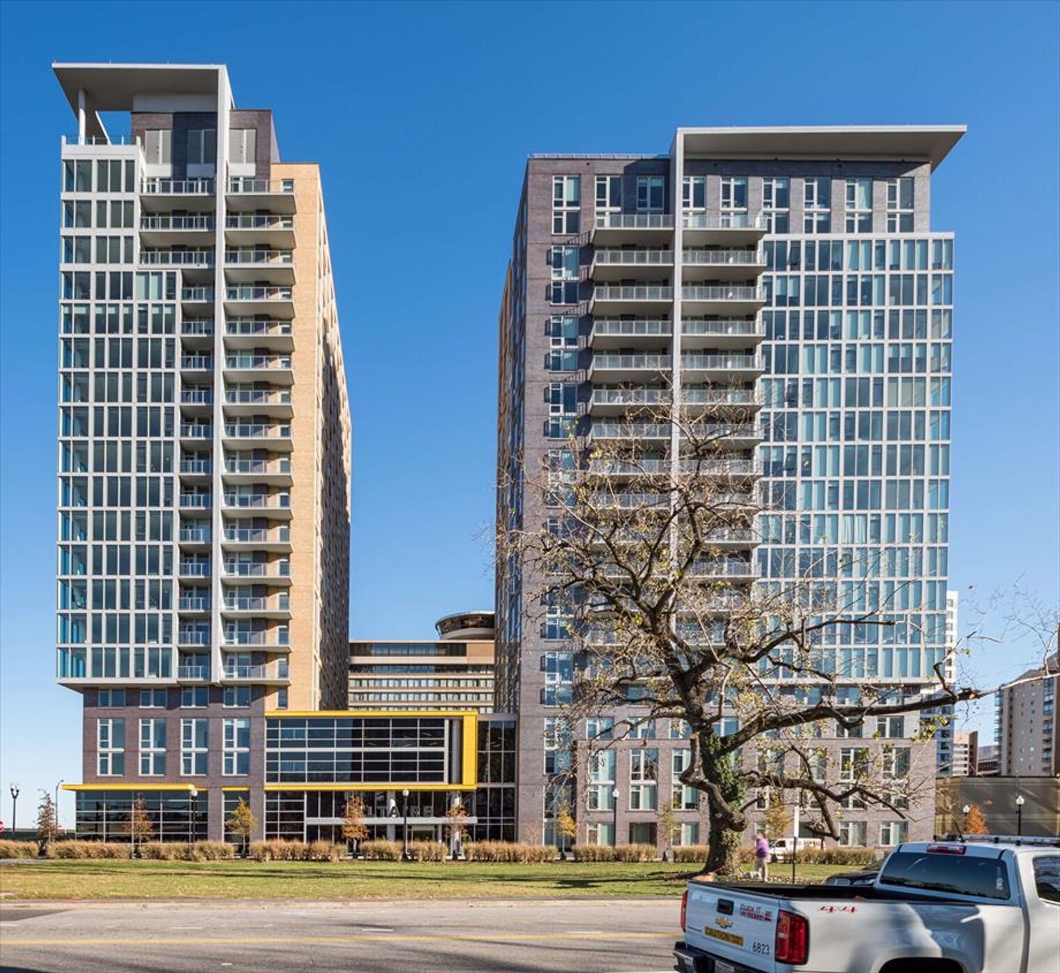 Building Photo - 400 Army Navy Dr