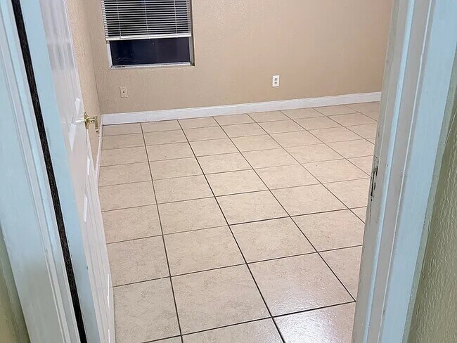 Building Photo - 1109 Wedgewood Cir