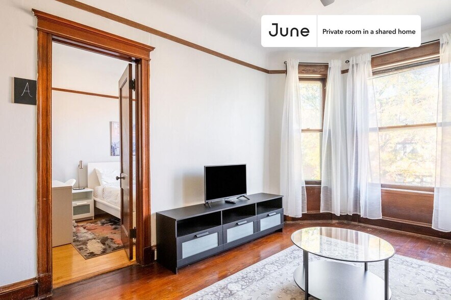 Building Photo - Room in Shared 3 bed/1 bath home