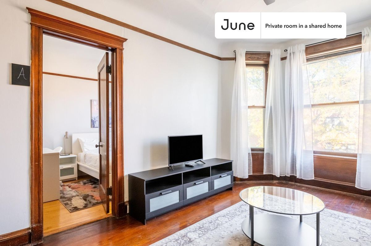 Building Photo - Room in Shared 3 bed/1 bath home