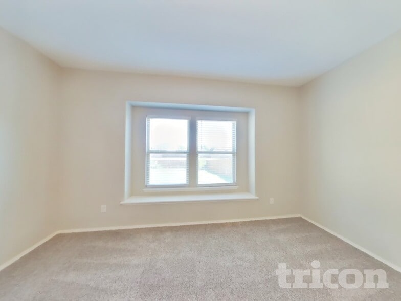 Building Photo - 2304 Eppright Dr