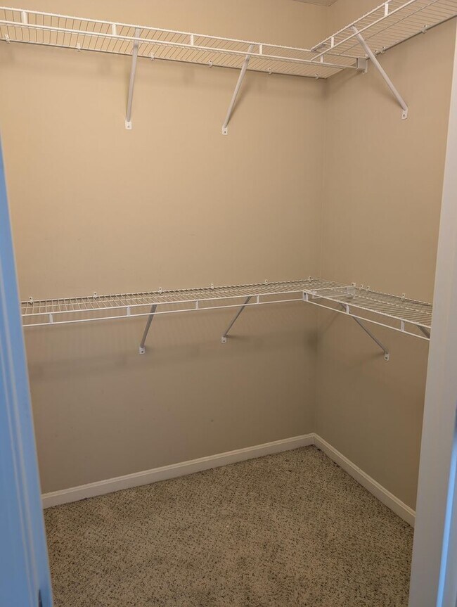 Building Photo - AVAILABLE NOW! Luxurious and Modern 3-4 Be...