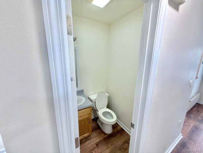 Building Photo - 1870 Baldwin Rd