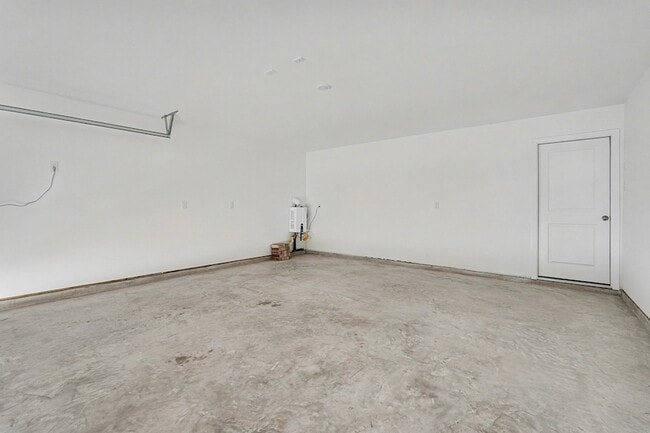 Building Photo - 6315 Linden Leaf Dr