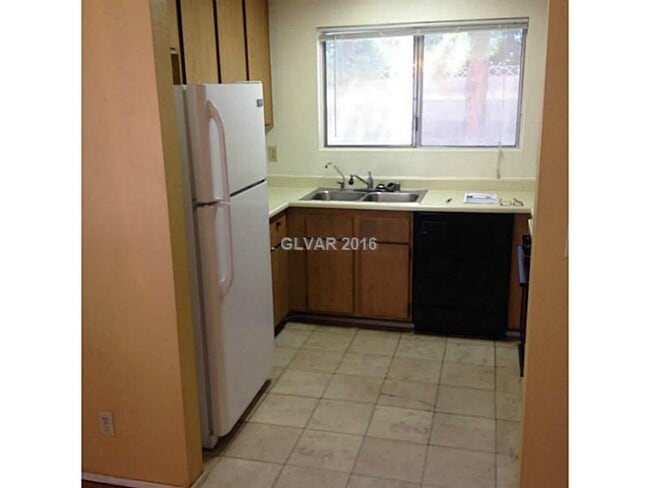 Building Photo - 7340 Empress Dr