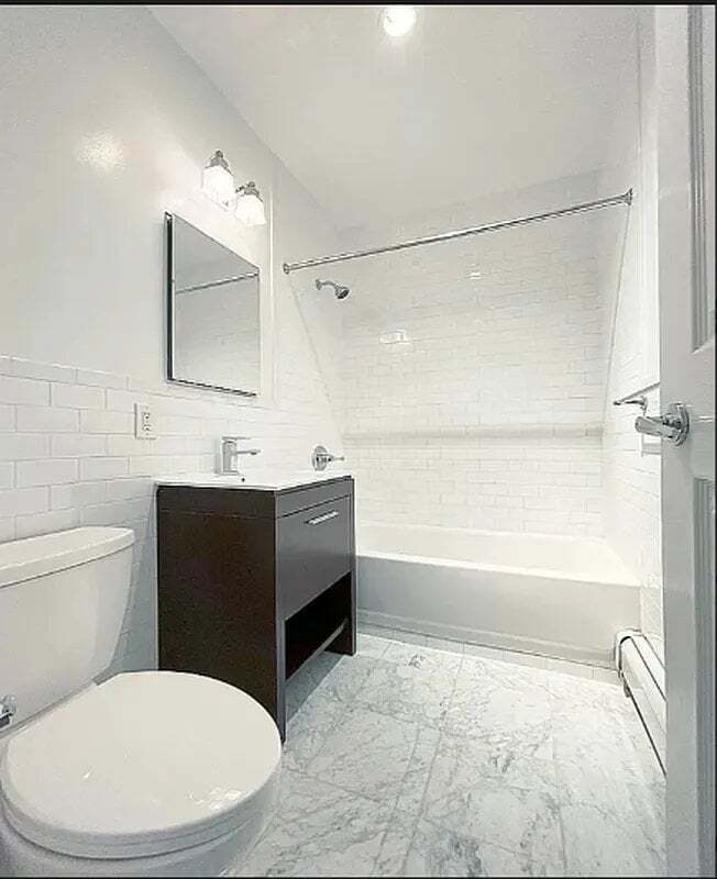 Building Photo - 448 W 19th St