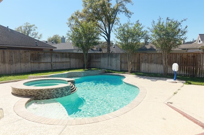 Building Photo - 12211 Summerland Ridge Ln