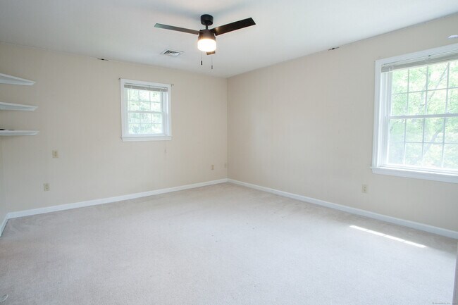 Building Photo - 24 Old Mill Dr