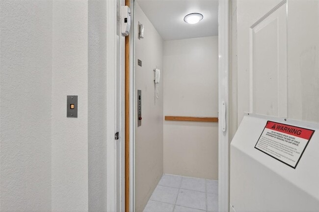 Building Photo - 2678 Center Ct Dr