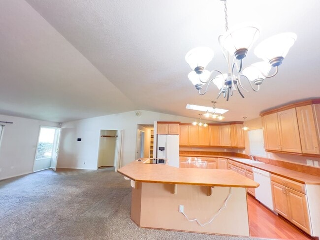 Building Photo - 3 bedroom rambler on corner lot