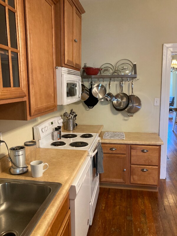 Building Photo - 3884 Juniata St