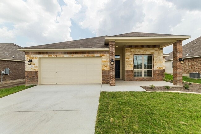 Primary Photo - Spacious 4-Bedroom, 2-Bath Home in Hills o...