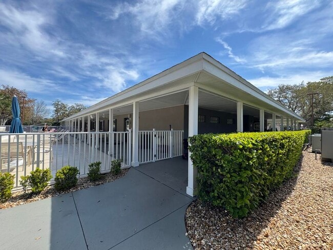 Building Photo - 2/2 in Plantation Oaks
