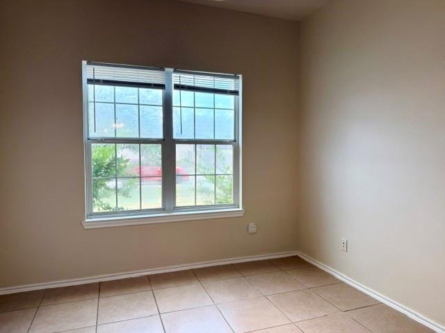 Building Photo - 908 N Creek Blvd
