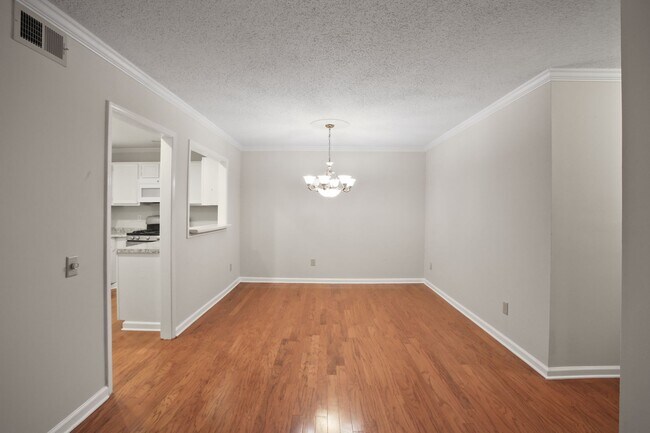 Building Photo - Charming 2-Bedroom, 2-Bathroom Rental with...