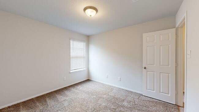 Building Photo - 2 WEEKS FREE RENT + $1,750 A MONTH!