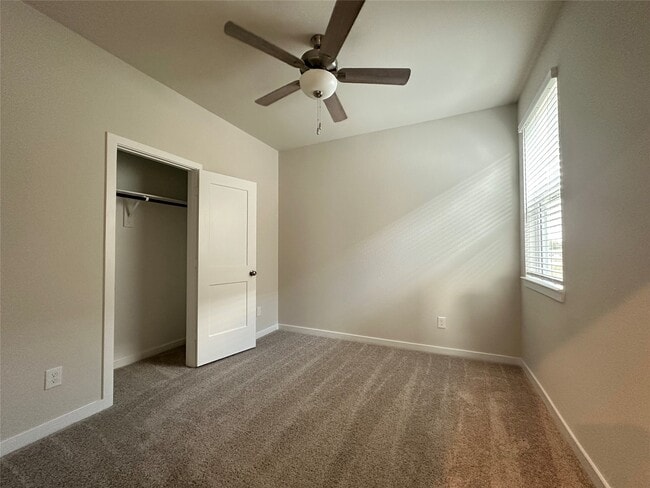 Building Photo - 2974 Pk Hl Ln