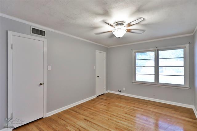 Building Photo - 726 Woodlawn Dr