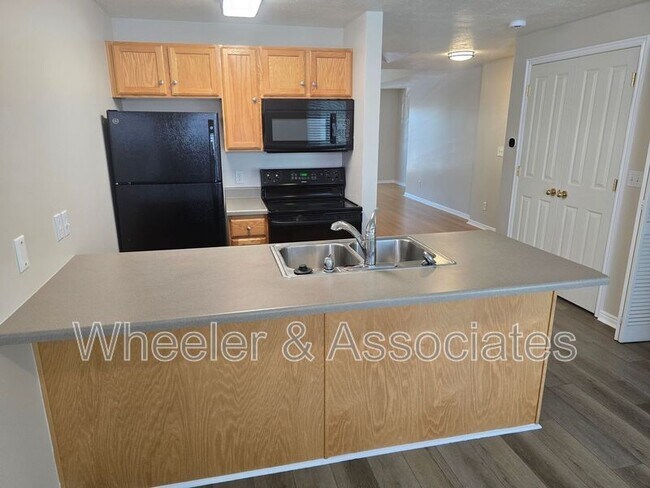 Building Photo - 129 25th St