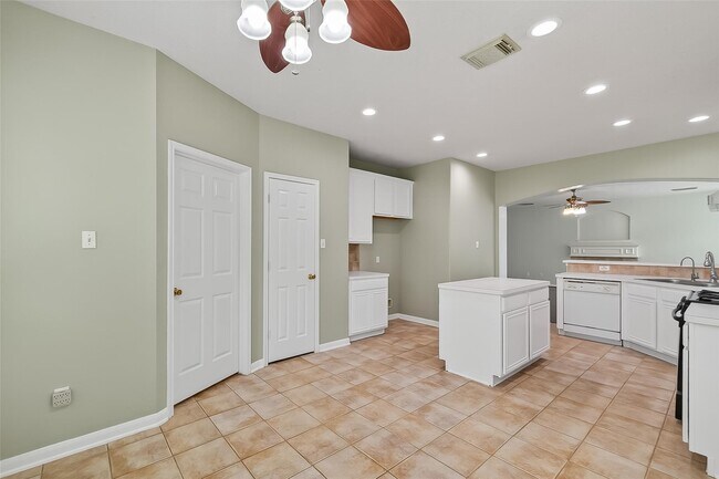 Building Photo - 16642 Chinn Ridge Ln