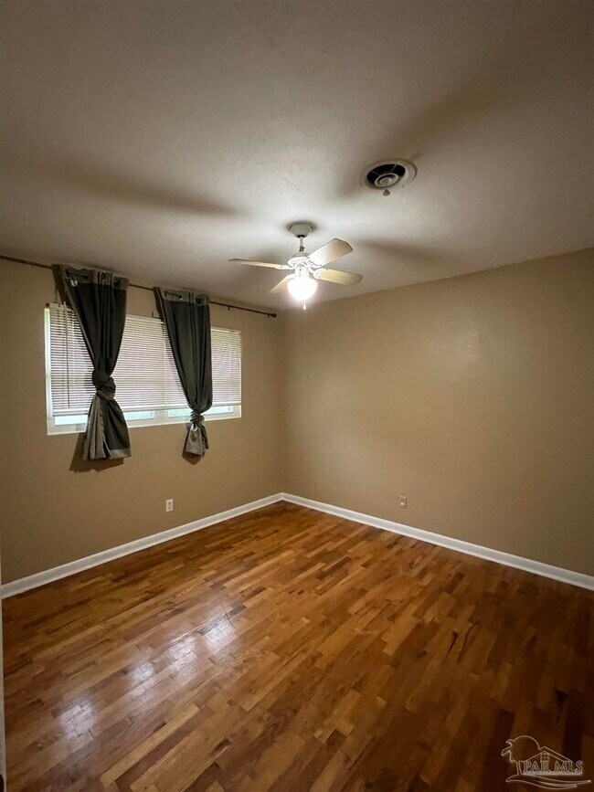 Building Photo - 5425 Westwood Dr
