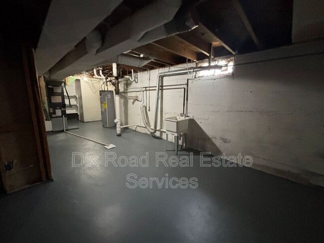 Building Photo - 2309 Byron St