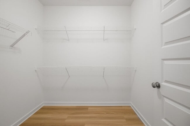 Building Photo - Brand New 2 Bedroom Condo Located in Midlo...