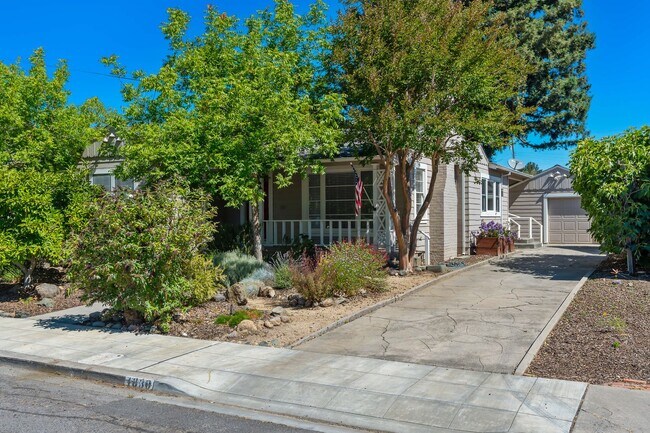 Building Photo - Downtown Napa 3 bed 2 bath single level home