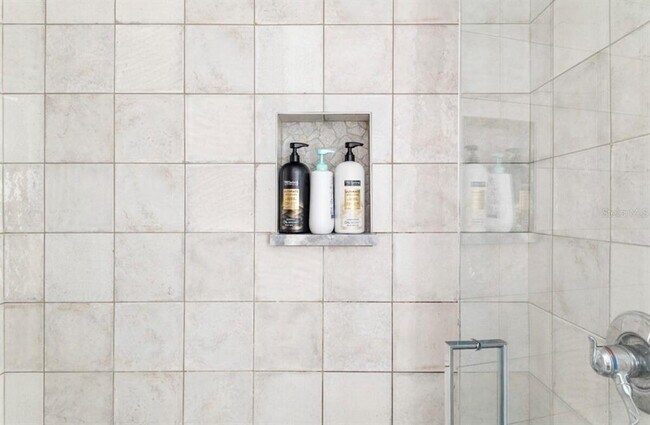 Building Photo - 1205 W Adalee St