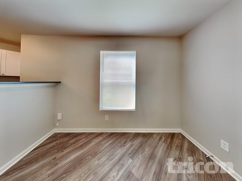 Building Photo - 1351 Waterlily Lane