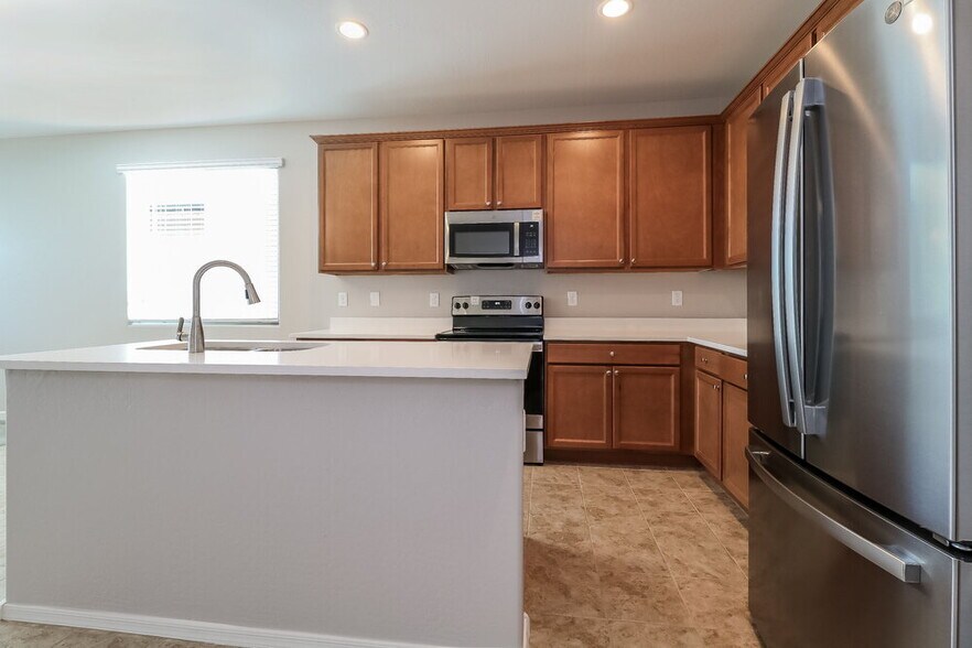 Building Photo - 17726 W Cashman Dr