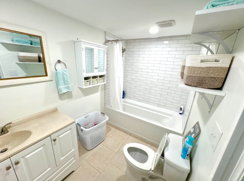 Building Photo - 10595 104th Ave