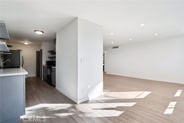 Building Photo - 403 N Oakhurst Dr