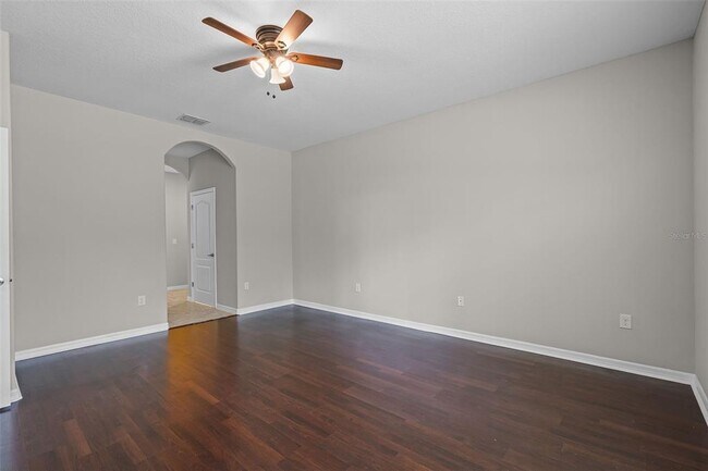 Building Photo - 405 E Freesia Ct