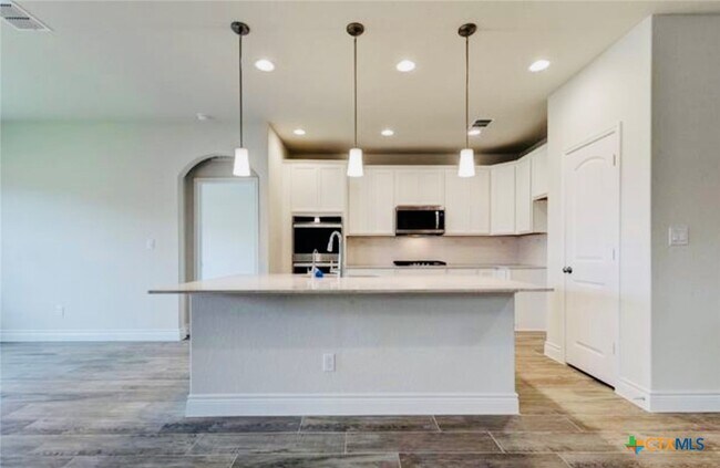 Building Photo - 2281 Kiskadee Dr