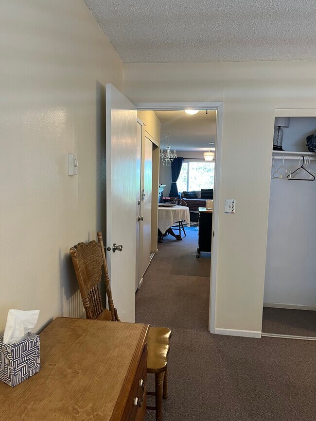 Building Photo - 48988 U.S. 101 S