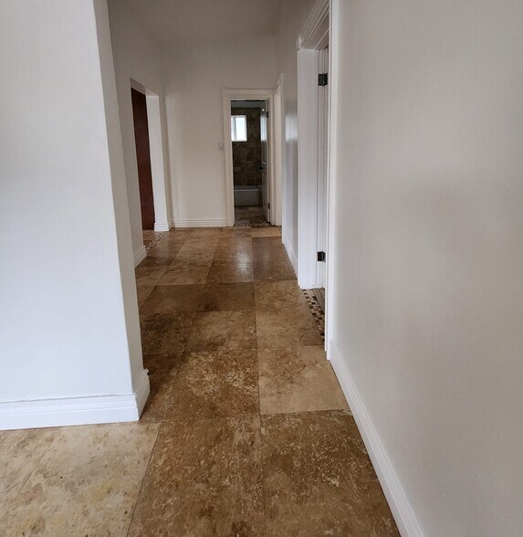 Building Photo - 1208 Lincoln Avenue