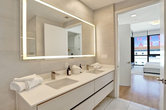 Building Photo - 1220 17th St