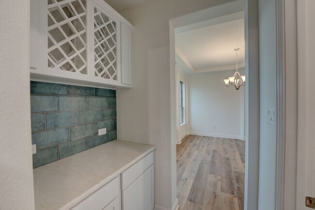 Building Photo - Must See 5 Bed 4.5 Bath in Northlake