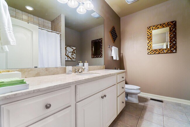 Building Photo - 6655 Traquair Pl