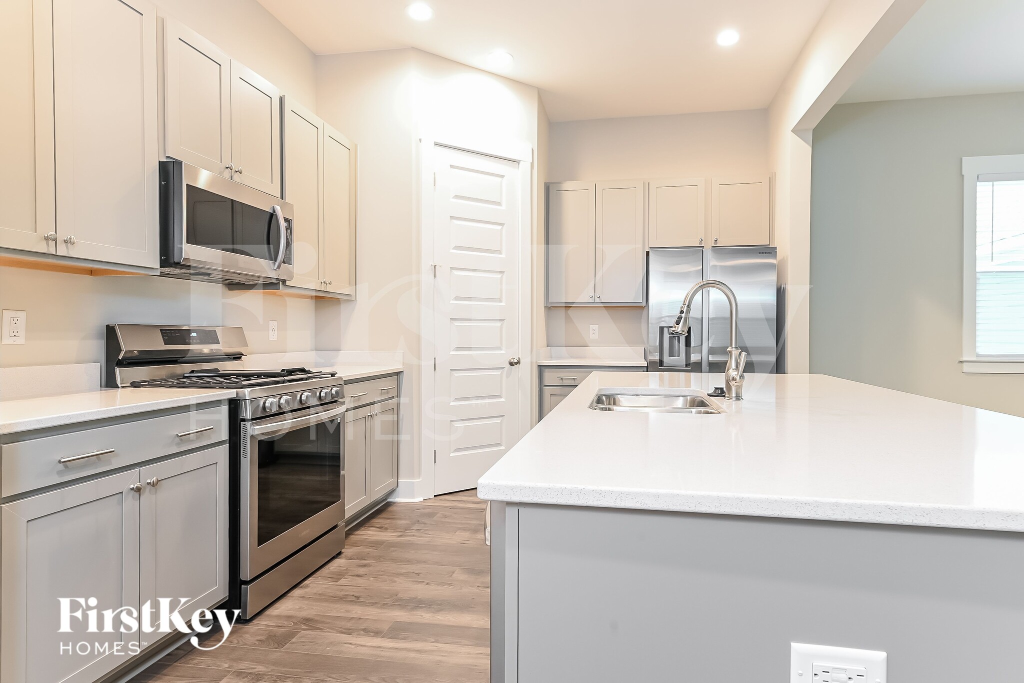 Building Photo - 114 Pecan Dr