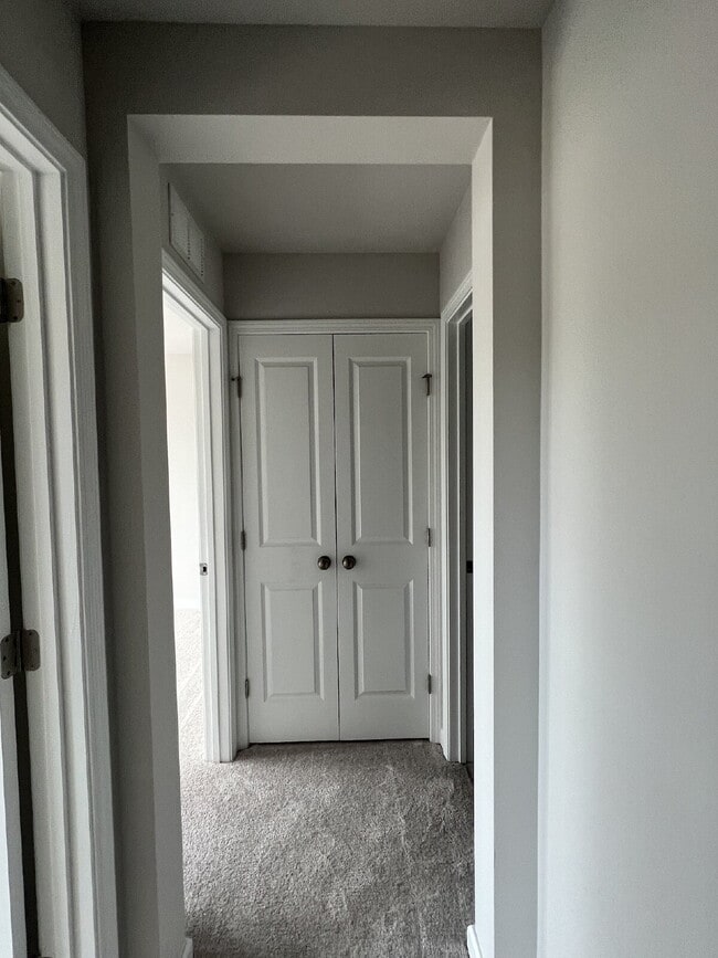 Building Photo - Lennar 3 bedroom townhouse with luxury vinyl plank floor in Ellis walk community