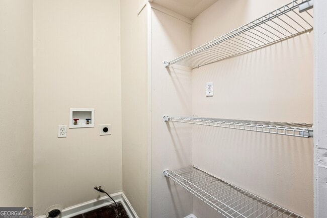 Building Photo - 4150 Hanes Dr