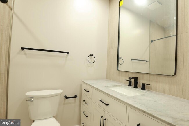 Building Photo - 1625 Montello Ave NE