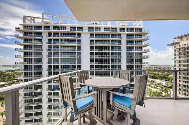 Building Photo - 3100 N Ocean Dr