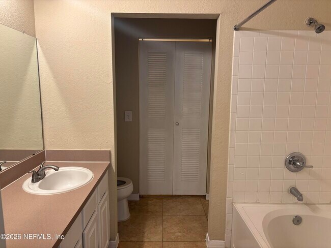 Building Photo - 13703 Richmond Park Dr N